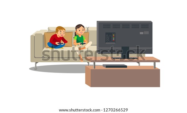 白い背景にテレビの前のソファに座った兄弟と妹 ゲーム用の漫画のベクターイラストをプレイ 子どもはコンピューターゲームに夢中になっている 座りがちな生活 のベクター画像素材 ロイヤリティフリー
