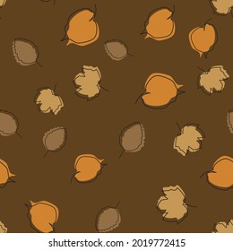 Brauner Herbst-nahtloses Muster mit stilisiertem orangefarbenem Blattwerk