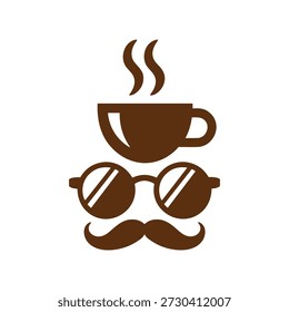 Xícara de café marrom com bebida quente fumegante e acessórios faciais modernos