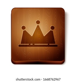 Icono de la corona marrón aislado en fondo blanco. Botón cuadrado de madera. Ilustración vectorial