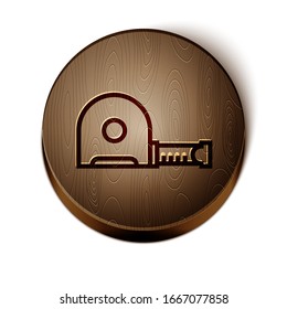 Icono de construcción de ruleta de línea marrón aislado en fondo blanco. Símbolo de medida de cinta. Botón de círculo de madera. Ilustración vectorial