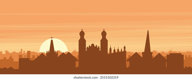 Braunes Panorama-Poster der Skyline der Stadt mit nebeligen Hintergrundgebäuden, Sonnenaufgang, Wolken und Bergen von CAMBRIDGE, VEREINIGTES KÖNIGREICH