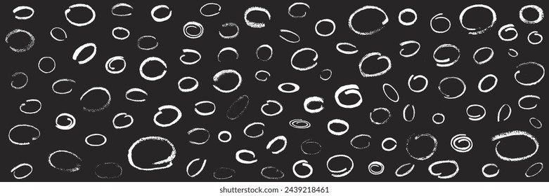 Conjunto de resaltado de óvalos de pincel. Dibujo a mano ilustración vectorial de stock aislado en fondo de pizarra negra para texto subrayado texturizado en presentación, diseño de masaje, marco. EPS10