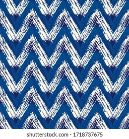 Brush strokes seamless pattern. Freehand horizontal zigzag stripes print. Repeated chevron lines background. Simple classic geometric ornament. Trendy grunge design. Vector abstract modern wallpaper