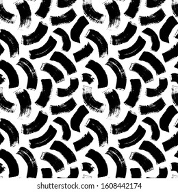 Brush strokes vector seamless pattern in memphis style. Full rounded lines and smears. Black and white mosaic texture. Hand drawn grunge ink illustration. Geometric black paint seamless pattern.