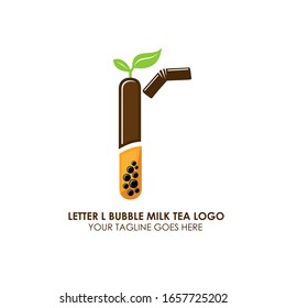 Bebida de la copa de té o logotipo de cóctel de leche con L inicial. Vidrio de bebida con Tubula y Paja. Etiqueta de té de la leche de perla. Popular Bebida Asiática. Se puede utilizar para el logotipo de Café y Restaurante. Boba. Bebida de Taiwán