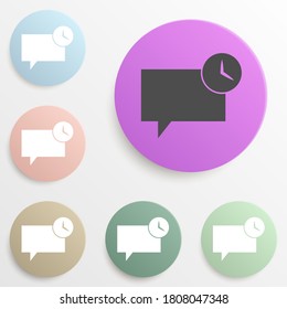 burbujas que se comunican con el conjunto de colores de la insignia de reloj. Glifo simple, vector plano de iconos web para ui y ux, sitio web o aplicación móvil