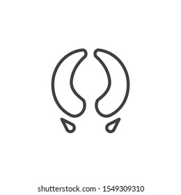 Buffalo paw print line icon. linear style sign for mobile concept and web design. Ox animal hoof print outline vector icon. Symbol, logo illustration. Vector graphics