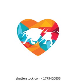 Bull mit Donner und Logo-Design in der Herzform. Flash-elektrische Energie in Bull.
