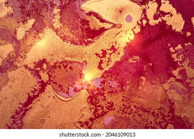 Burgundy y el patrón oro abstracto con textura de mármol y chispas. Fondo vectorial en la técnica de tinta alcohólica con brillo. Plantilla para banner, diseño de afiches. Pintura de arte fluido