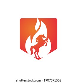Brennendes Pferd in Flammen Logo, Vektordesign-Vorlage. Symbol für Geschwindigkeit, Freiheit und Stärke.	