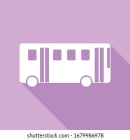 Bus einfaches Schild. Weißes Symbol mit langem Schatten auf violettem Hintergrund. Illustration.