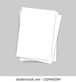 Tarjetas de visita, pila de papel sobre fondo gris Ilustración vectorial.