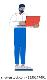 Business casual schwarz Mann stehen mit Laptop tippen 2D Cartoon Charakter. Afrikanisch-amerikanische Geschäftsmann-Brille arbeitend einzelne Person flachen Vektor auf weißem Hintergrund. Spot Illustration bunt