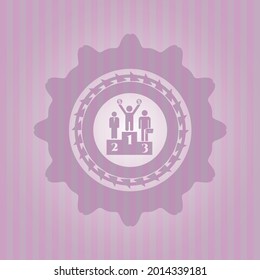 competencia comercial, icono de podio dentro de emblema rosado realista. Diseño elegante. 