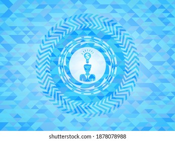 icono de idea de negocio dentro del emblema azul claro con fondo de mosaico. 