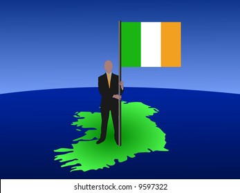 empresario parado en el mapa de irlanda con bandera