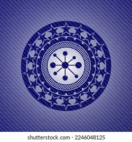 icono de red de negocio dentro del emblema con textura de denim. 