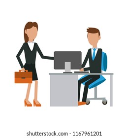 Socios de negocios que trabajan