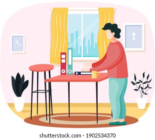 Trabajo inteligente de negocios, trabajo en línea en cualquier lugar de trabajo, hombre de pie en la mesa con documentos en carpetas. Un abogado independiente de carácter masculino lleva a cabo un proyecto a distancia desde casa, estudia en línea