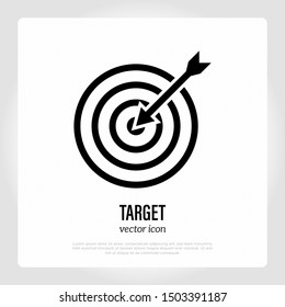 Business target thin line icon. Arrow in center dartboard. Efficient solution. Vector illustration of success.