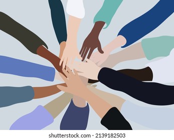 El equipo de negocios se pone manos a la obra unos encima de otros. Las Manos Se Apilaron Entre Sí.
