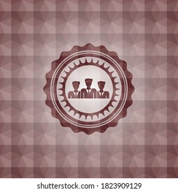icono de trabajo en equipo dentro del emblema rojo o de la placa con fondo de patrón poligonal geométrico abstracto. Sin inconveniente. 