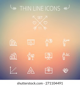 Business Thin Line Icon Set für Web und Mobile. Set beinhaltet: Recyceln, Geldbeutel, Graph, Roller-Screen, Business-Präsentation, Pie-Chart-Symbole. Modernes minimalistisches Flachdesign. Vektorweißes Symbol auf