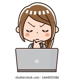 La mujer de negocios está pensando frente a la PC.