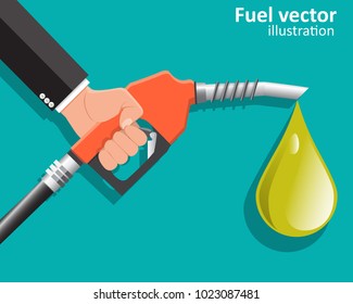 Empresario sosteniendo una boquilla de combustible. Bomba de combustible en mano. Estación de gasolina. Ilustración vectorial.