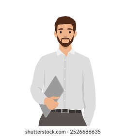 Empresário segurando notebook notebook. Ilustração de vetor plano isolada no plano de fundo branco