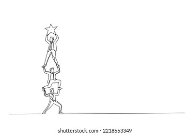 businessman showing teamwork try to reach the star
