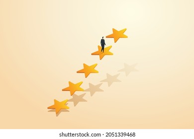 Empresario da pasos hacia el éxito o hacia puestos de trabajo sobresalientes. Ideas de recompensa y motivación Los hombres de negocios suben paso a paso la escalera de la estrella para alcanzar el nivel de cinco estrellas. ilustración vectorial isométrica.