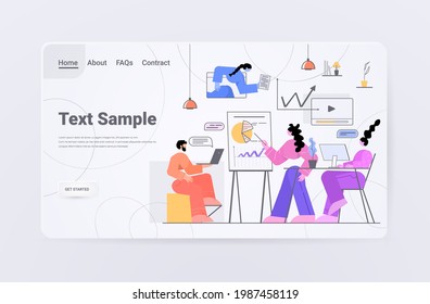 empresarios analizando gráficos y gráficos proceso de análisis de datos planificación de marketing digital estrategia de empresa