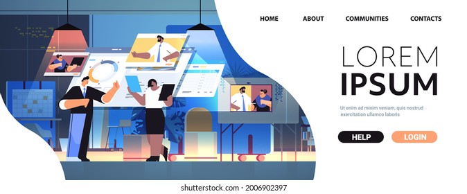 empresarios analizando datos estadísticos financieros con colegas en ventanas de navegador web durante videollamadas