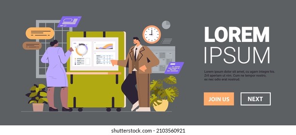la pareja de empresarios analizando gráficos estadísticos en pantalla digital análisis de datos empresariales seguimiento informe de finanzas de inversión