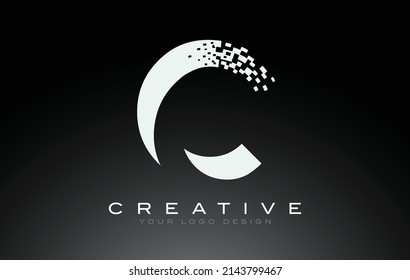 C Diseño del logotipo de la carta inicial con píxeles digitales en colores blanco y negro.