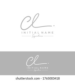 C L CL Escritura manuscrita inicial y logotipo de la firma.