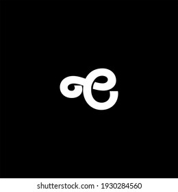 Diseño abstracto del logotipo de letra C sobre fondo de color negro. alfabeto c