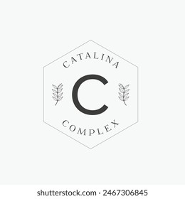 Logotipo de la letra C con un concepto floral creativo para el Vector premium de los bienes raíces de la belleza del negocio de la compañía