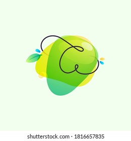 Logo de la letra C colocado sobre manchas de color verde. La tipografía de salpicaduras solapadas se puede usar para banner de ecología, afiche de estilo de vida natural, identidad vegana, etc.