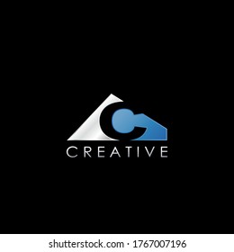 C Letra logotipo de espacio negativo, plantilla de diseño de logotipo geométrico creativo con letra oculta.