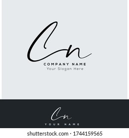 C N CN Escritura manuscrita inicial y logotipo de la firma.	
