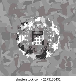 icono de calculadora dentro del emblema de camo gris. 