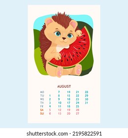 Calendario para 2023 con un lindo Hedgehog. El Hedgehog se come una jugosa sandía. Mascotas. Amigos furtivos. Calendario para agosto al estilo de las caricaturas. Ilustración vectorial.