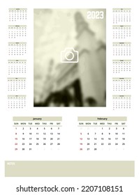 Calendario 2023 con diseño de impresión de gran formato. con una imagen grande en el medio de la hoja. diseño elegante, sencillo y empresarial