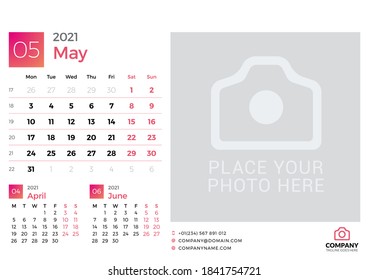 Calendario para mayo de 2021. Plantilla de impresión de diseño de vectores con lugar para la foto. La semana comienza el lunes. 3 meses en la página