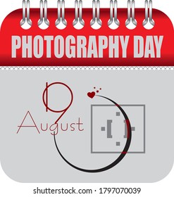 Kalender mit Perforation zum Ändern von Daten - August-Fotografy Day