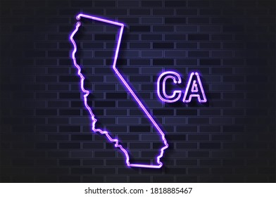 Mapa de California de luz de neón brillante o tubo de vidrio. Ilustración vectorial realista. Muro de ladrillo negro, sombra suave.