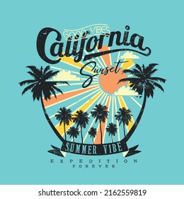 Vibra veraniega con la puesta del sol en California, atardecer tropical. Surf y playa. Impresión de playa de época. Diseño gráfico de tee